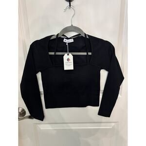 New! Ribbed-Cropped Top by Laslulu